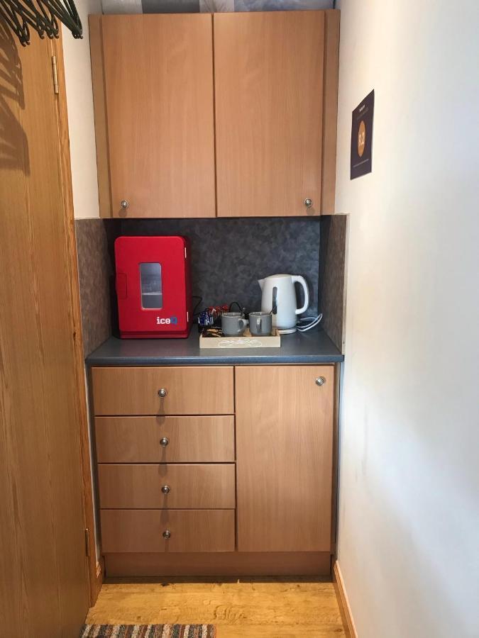 Exclusive Private Double Room, En-Suite Wet Room Private Entrance 福里斯 外观 照片