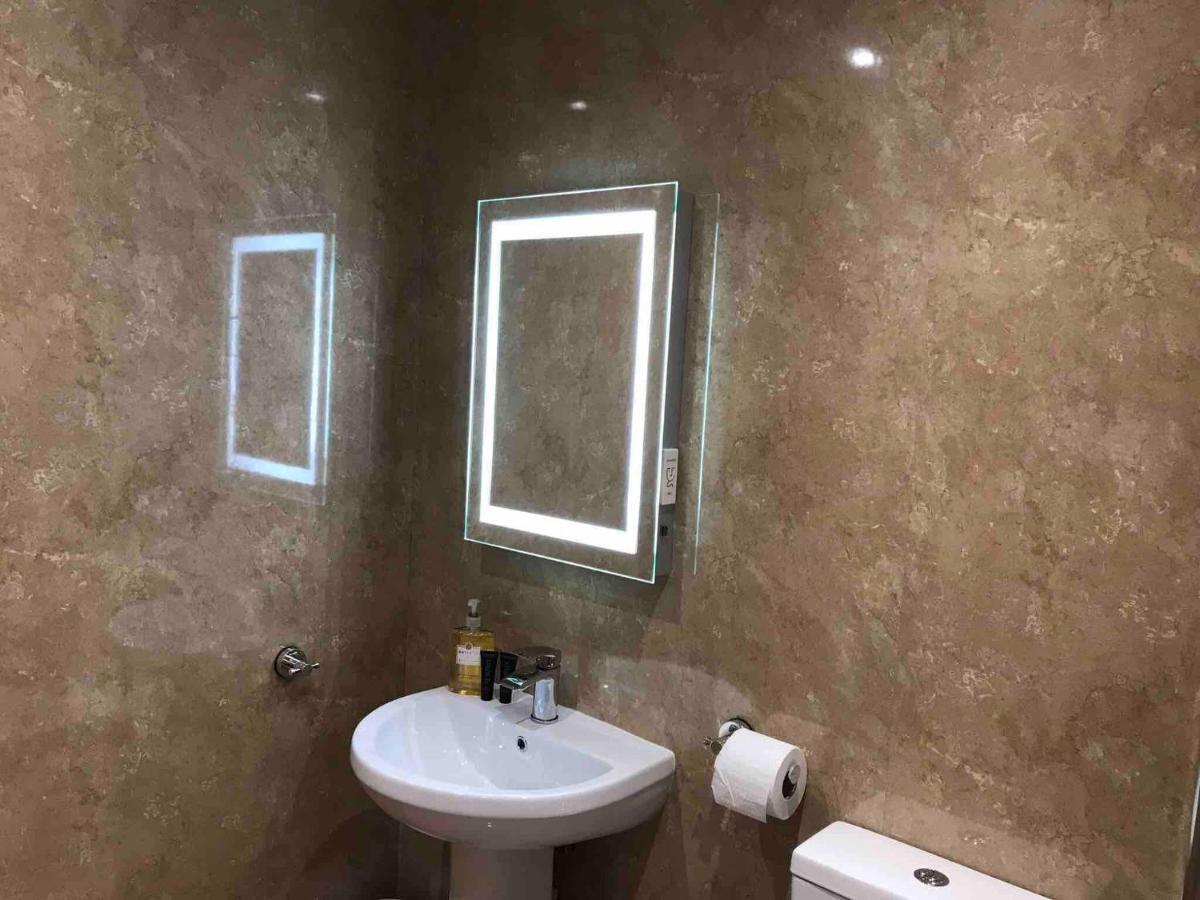 Exclusive Private Double Room, En-Suite Wet Room Private Entrance 福里斯 外观 照片