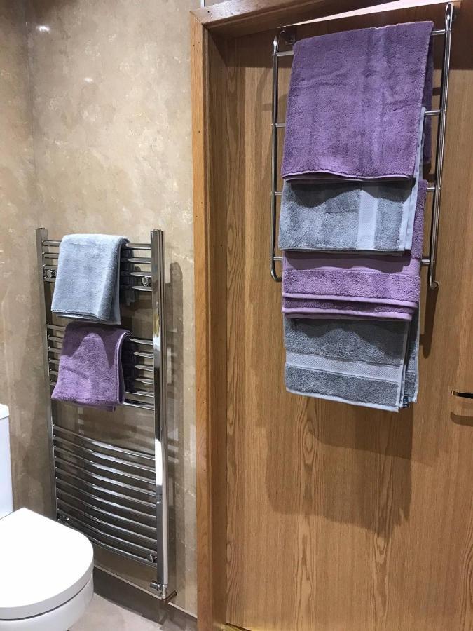 Exclusive Private Double Room, En-Suite Wet Room Private Entrance 福里斯 外观 照片