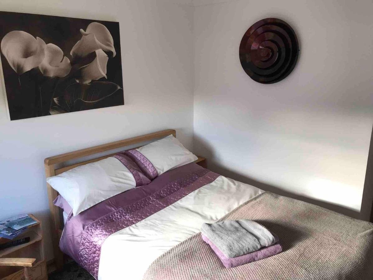 Exclusive Private Double Room, En-Suite Wet Room Private Entrance 福里斯 外观 照片